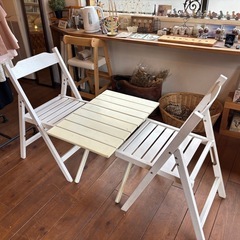 白のテーブル×椅子2つセット
の画像