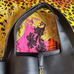 レザートートバックの画像