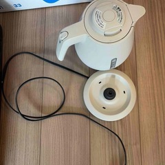 電気ケトル 1.0L ホワイト 新生活/一人暮らしの画像