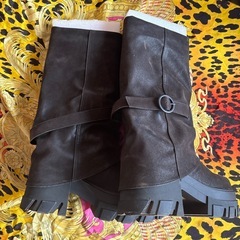 EMODAブーツの画像