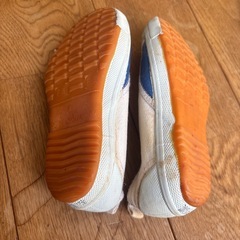 体育館シューズ18.0センチの画像