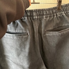 G U 少し厚手のデニム素材ストレッチパンツの画像