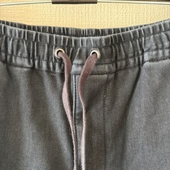 G U 少し厚手のデニム素材ストレッチパンツの画像