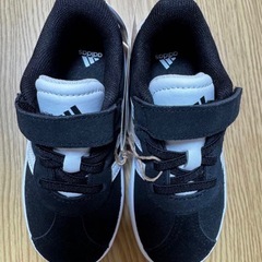 adidas キッズ スニーカー 黒/白 15cmの画像