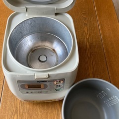 炊飯器の画像
