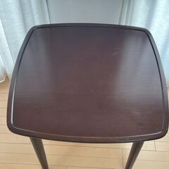 木製ダイニングテーブル　ダークブラウンの画像