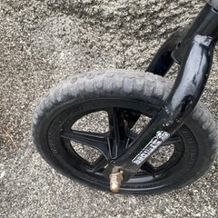 ストライダー　黒の画像