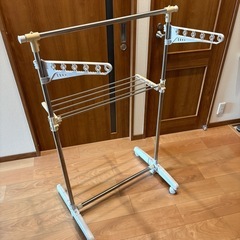 室内　物干しの画像