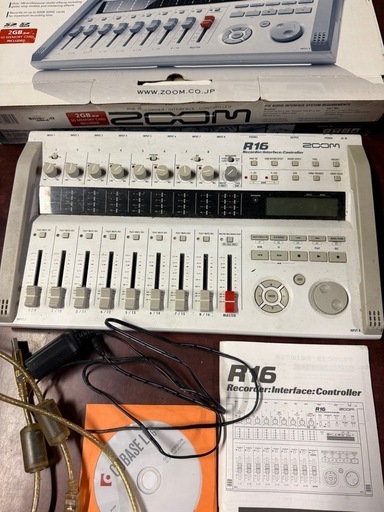 ZOOM  R16 マルチトラックレコーダー