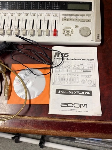 ZOOM  R16 マルチトラックレコーダー