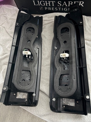 [お取引予定者様決まりました]ハイエース　テールランプ