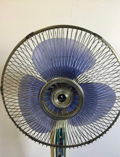 h-274△ q 岐阜発/ SANYO/ サンヨー/ 扇風機/ EF-7BF/ トール扇風機/ 動作確認/ サビあり/ カバー留め具ひび割れあり/ 現状品/ R7.6/17 △