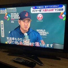 至急シャープ32型LEDTVとTV台セットの画像