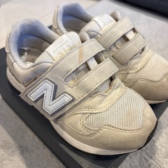 ニューバランス　キッズ　スニーカー　アイボリー　new balance 313の画像