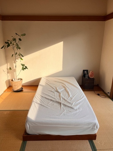 家具 Single bed frame + mattress 7000 yen (list price 70,000 yen, until 3/25)