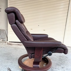 ストレスレス　リクライニングチェアの画像