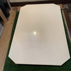 折りたたみテーブルの画像