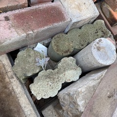 【お話中】円柱コンクリートブロックの画像