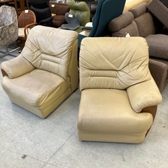 坂2603-296 2人掛けソファ レザー風 クリーム セパレートタイプ キズ汚れ多数の画像