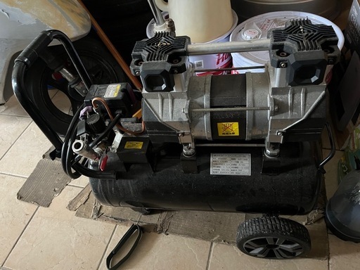 アストロエアコンプレッサー30L