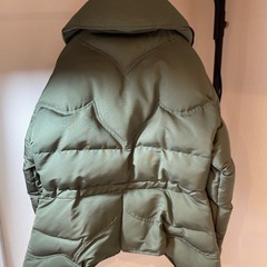 マックィーンのダウンの画像