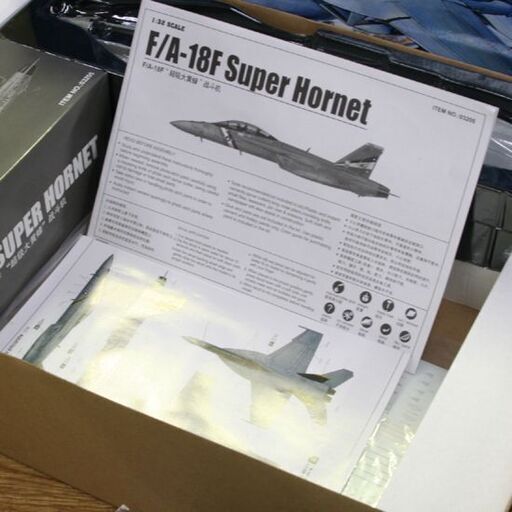 未組立 TRUMPETER 1:32 SCALE プラモデル 米軍 F/A-18F SUPER HORNET 中国製 札幌市 清田区 平岡