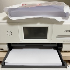 EPSONプリンター(コピー用紙付き)の画像