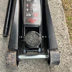 取引決定しました。2.5t  フロアジャッキ　動作確認済みの画像