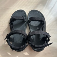 超美品✨Tevaキッズサンダル（16cm）の画像