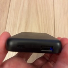 マグネット式　モバイルバッテリーバッテリーの画像