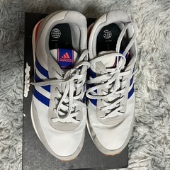 【Adidas RUN 60s スニーカー】の画像