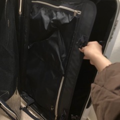 大型スーツケース、キャリーケースの画像