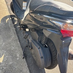 始動動画あり🛵💨人気車両アドレス125s(CF4MA)　通勤快速❗️速い、軽い、高燃費🛵　グリップヒーター、シートヒーター、嬉しいUSB電源付き🔌　走行距離74124km　セキュリティ機能付き🔐　シート新品交換済❣️　外装は比較的キレイです✨　原付2種　スクーター　125ccの画像