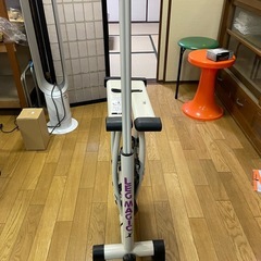 筋トレ器具　足の画像