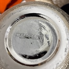 ZARA HOME 金色花瓶の画像