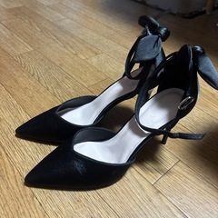 サテンピンヒールの画像