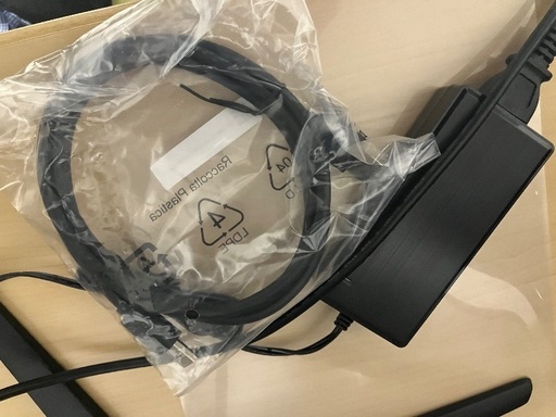 値下げ　4Kモニター　27インチ　美品