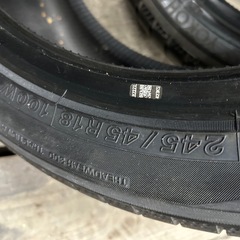 ヨコハマタイヤ    245/45R18の画像