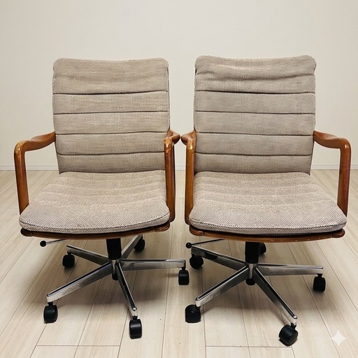 カリモク　昇降式　回転椅子　キャスター付き