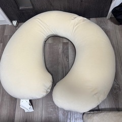 【美品】コストコU字クッションの画像