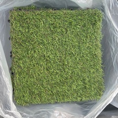 ウッドパネルと人工芝生パネルセットの画像