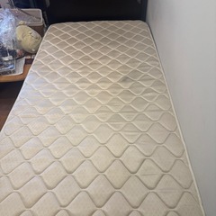 コンセント・ライト付きシングルベッドフレーム 無料の画像