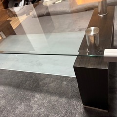 ガラス テーブル リビング 机の画像