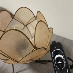 フラワーテーブルランプの画像