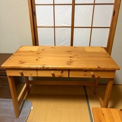 CHARDONNAYパイン材の学習机の画像