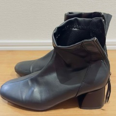 黒ブーツの画像