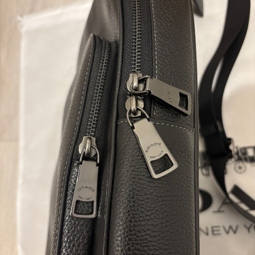 新品　coach  ボディバッグ