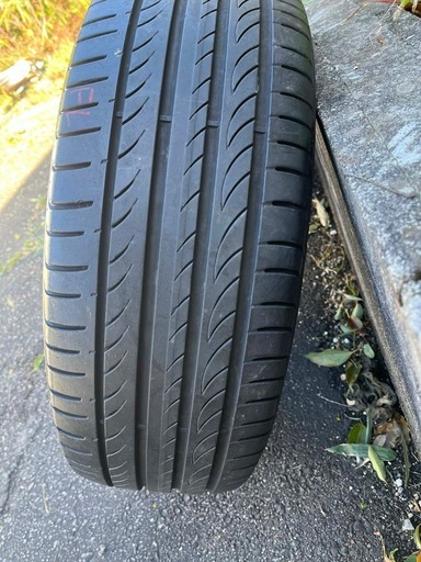 Pirelli215/45R18 4本セット