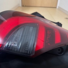 90ノア 左テールランプの画像