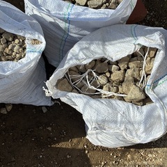 砂利・石　無料　一袋からどうぞ！の画像